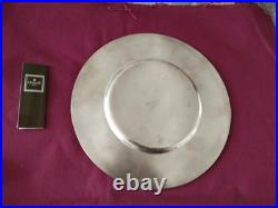 1 assiette de presentation en métal argenté Christofle modèle perles