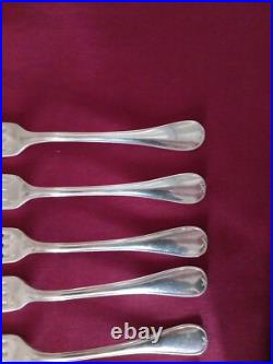 1 ménagère 25 couverts en métal argenté ercuis modèle Dampierre 1 ménagère 25 couverts en métal argenté ercuis modèle Dampierre