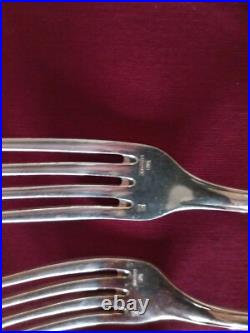 1 ménagère 25 couverts en métal argenté ercuis modèle Dampierre 1 ménagère 25 couverts en métal argenté ercuis modèle Dampierre