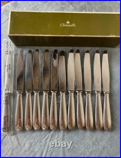 12 Couteaux a fromage, entremet en métal argenté Christofle, modèle Versailles