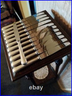 12 Couteaux de Table Modèle Boréal Art Déco en Métal Argenté