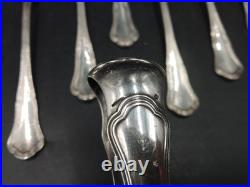 12 Cuillères à café CHRISTOFLE modèle Pompadour métal argenté + pince à sucre 12 Cuillères à café CHRISTOFLE modèle Pompadour métal argenté + pince à sucre