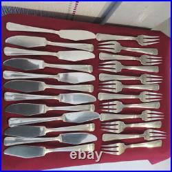 12 couteaux et 12 fourchettes a poisson en métal argenté frionnet modèle filet