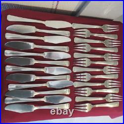 12 couteaux et 12 fourchettes a poisson en métal argenté frionnet modèle filet