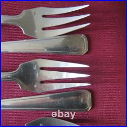 12 couteaux et 12 fourchettes a poisson en métal argenté frionnet modèle filet