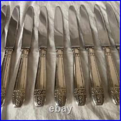 12 couteaux modèle GRAND PRIX DE MONACO métal argenté 21 cm couvert TBE 12 couteaux modèle GRAND PRIX DE MONACO métal argenté 21 cm couvert TBE