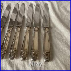 12 couteaux modèle GRAND PRIX DE MONACO métal argenté 21 cm couvert TBE 12 couteaux modèle GRAND PRIX DE MONACO métal argenté 21 cm couvert TBE