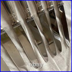 12 couteaux modèle GRAND PRIX DE MONACO métal argenté 21 cm couvert TBE 12 couteaux modèle GRAND PRIX DE MONACO métal argenté 21 cm couvert TBE