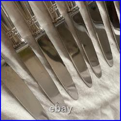 12 couteaux modèle GRAND PRIX DE MONACO métal argenté 21 cm couvert TBE 12 couteaux modèle GRAND PRIX DE MONACO métal argenté 21 cm couvert TBE
