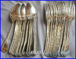 12 couverts de ménagère art nouveau métal argenté Modèle IRIS 20 pièces Ercuis 12 couverts de ménagère art nouveau métal argenté Modèle IRIS 20 pièces Ercuis