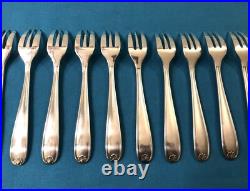 12 fourchettes à gâteau CHRISTOFLE modèle COQUILLE MAROT métal argenté 15,8 cm