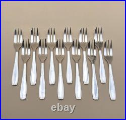 12 fourchettes à gâteaux CHRISTOFLE ALFENIDE modèle SAIGON métal argenté 15,3 cm