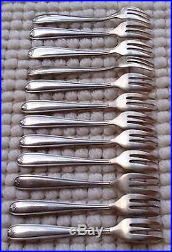 12 fourchettes à gâteaux Christofle modèle coquille Bérain métal argenté