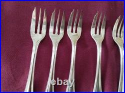12 fourchettes a gâteaux en métal argenté christofle modèle spatours