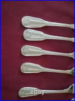 12 fourchettes à poisson en métal argenté modèle coquille Vendôme