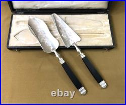 2 pelle à tarte et gâteaux en métal argenté Modèle ROCAILLE MARLY manche ébène