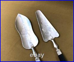2 pelle à tarte et gâteaux en métal argenté Modèle ROCAILLE MARLY manche ébène