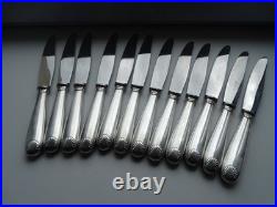 24 couteaux CHRISTOFLE modele coquille VENDOME métal argenté 24,5 cm et 20 cm 24 couteaux CHRISTOFLE modele coquille VENDOME métal argenté 24,5 cm et 20 cm