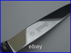 24 couteaux CHRISTOFLE modele coquille VENDOME métal argenté 24,5 cm et 20 cm 24 couteaux CHRISTOFLE modele coquille VENDOME métal argenté 24,5 cm et 20 cm