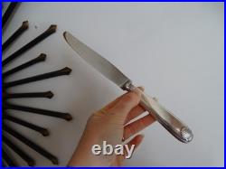 24 couteaux CHRISTOFLE modele coquille VENDOME métal argenté 24,5 cm et 20 cm 24 couteaux CHRISTOFLE modele coquille VENDOME métal argenté 24,5 cm et 20 cm