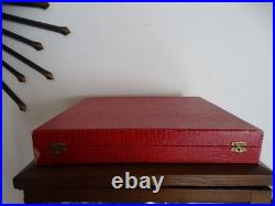 24 couteaux CHRISTOFLE modele coquille VENDOME métal argenté 24,5 cm et 20 cm 24 couteaux CHRISTOFLE modele coquille VENDOME métal argenté 24,5 cm et 20 cm