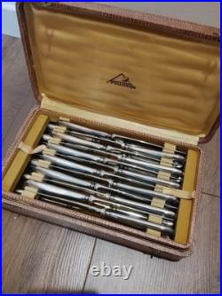24 couteaux de table ERCUIS modèle CONTOURS VICTORIA métal argenté 20/24 cm