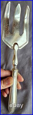 4 pièces de service métal argenté modèle Grand Prix 3 Fourchette s et 1 Cuillère 4 pièces de service métal argenté modèle Grand Prix 3 Fourchette s et 1 Cuillère