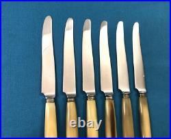 6 + 6 couteaux manches corne Bagues métal argenté Lames inox Modèle COQUILLE