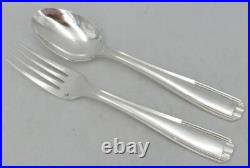 Alfénide/Christofle modèle Paris, 8 couverts de table métal argenté, 16 pièces Alfénide/Christofle modèle Paris, 8 couverts de table métal argenté, 16 pièces