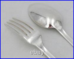 Alfénide/Christofle modèle Paris, 8 couverts de table métal argenté, 16 pièces Alfénide/Christofle modèle Paris, 8 couverts de table métal argenté, 16 pièces