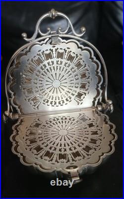 Ancienne cave à biscuits anglaise Mappin & Webb métal argenté modèle
