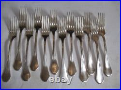 Ancienne ménagère ERCUIS métal argenté 37 pièces modèle art déco dans son écrin Ancienne ménagère ERCUIS métal argenté 37 pièces modèle art déco dans son écrin