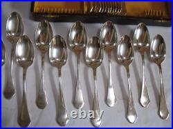 Ancienne ménagère ERCUIS métal argenté 37 pièces modèle art déco dans son écrin Ancienne ménagère ERCUIS métal argenté 37 pièces modèle art déco dans son écrin