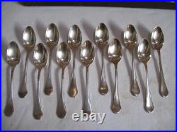 Ancienne ménagère ERCUIS métal argenté 37 pièces modèle art déco dans son écrin Ancienne ménagère ERCUIS métal argenté 37 pièces modèle art déco dans son écrin