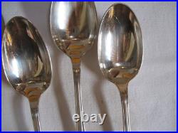 Ancienne ménagère ERCUIS métal argenté 37 pièces modèle art déco dans son écrin Ancienne ménagère ERCUIS métal argenté 37 pièces modèle art déco dans son écrin