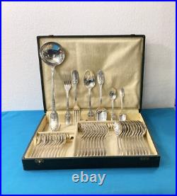 BRILLANTE ménagère 37 pièces CHRISTOFLE modèle DELAFOSSE métal argenté couvert BRILLANTE ménagère 37 pièces CHRISTOFLE modèle DELAFOSSE métal argenté couvert