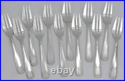 Boulenger Art Déco modèle Suzy, 12 fourchettes à gâteaux en métal argenté Boulenger Art Déco modèle Suzy, 12 fourchettes à gâteaux en métal argenté