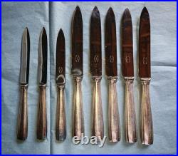 Boulenger modele Betty Art Déco 8 couteaux table métal argenté dont 3 dessert