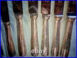 Boulenger modele Betty Art Déco 8 couteaux table métal argenté dont 3 dessert