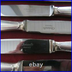 CHRISTOFLE 12 couteaux de table en métal argenté modèle Versailles
