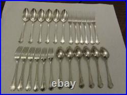 CHRISTOFLE 12 couverts à entremet en métal argenté modèle filet contour