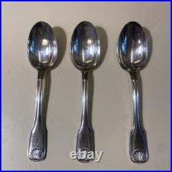 CHRISTOFLE 12 cuillères à soupe en métal argenté modèle coquille Vendôme