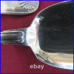 CHRISTOFLE 12 cuillères à soupe en métal argenté modèle coquille Vendôme 1 CHRISTOFLE 12 cuillères à soupe en métal argenté modèle coquille Vendôme 1