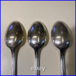 CHRISTOFLE 12 cuillères à soupe en métal argenté modèle coquille Vendôme