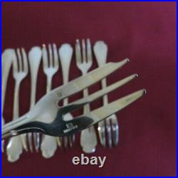 CHRISTOFLE 12 fourchettes à gâteau en métal argenté modèle pompadour