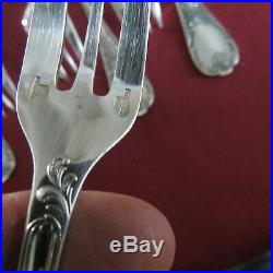 CHRISTOFLE 12 fourchettes à gâteaux en métal argenté modèle marly