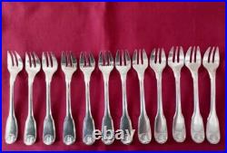 CHRISTOFLE 12 fourchettes à huîtres en métal argenté modèle coquille Vendôme 4