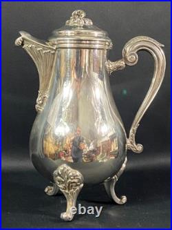 Cafetière de style Louis XV en métal argenté signé Christofle modèle Marly