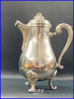 Cafetière de style Louis XV en métal argenté signé Christofle modèle Marly