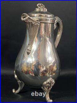 Cafetière de style Louis XV en métal argenté signé Christofle modèle Marly